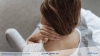 سردرد گردنی (سرویکوژنیک) چیست؟ | آیا خطرناک است؟ + 4 روش درمان